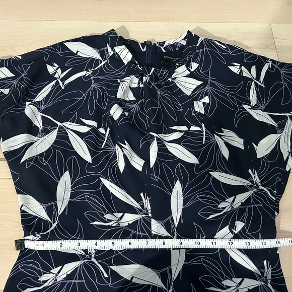 Banana Republic Twist Neck Floral Navy Dress Size 6 - Picture 8 of 13